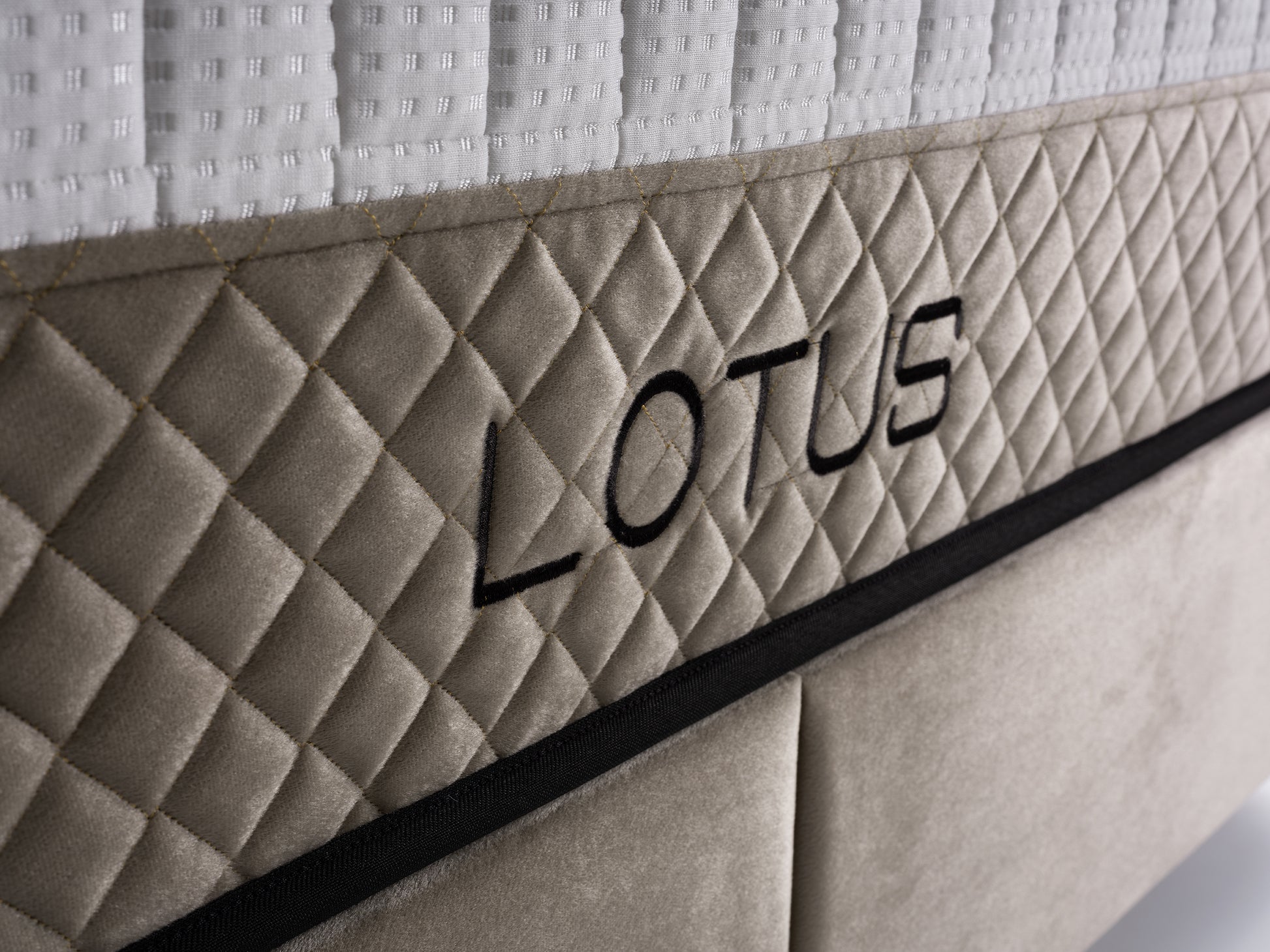 Boxspring Lotus Lampen & Meer