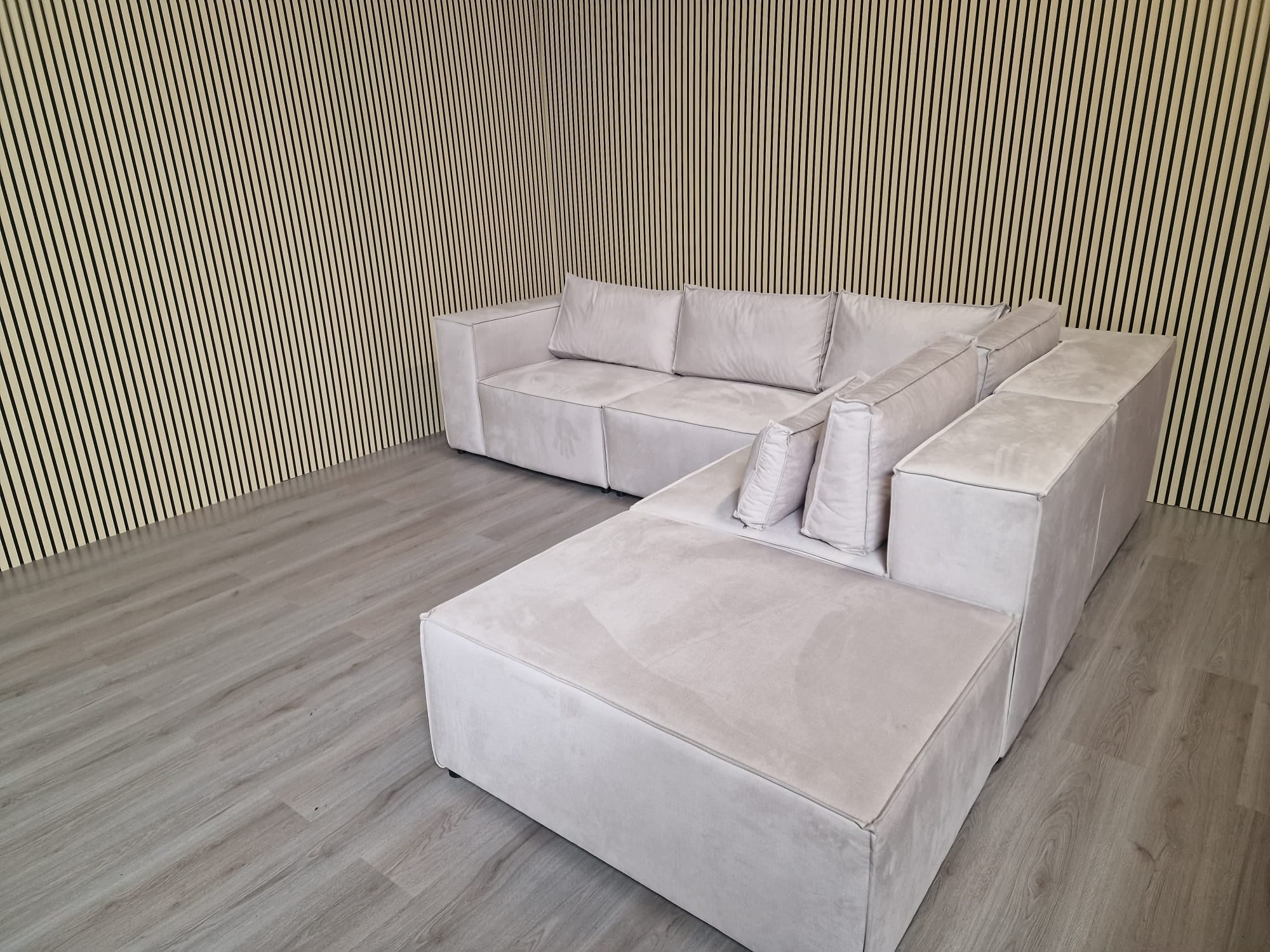 Sofa - Polly