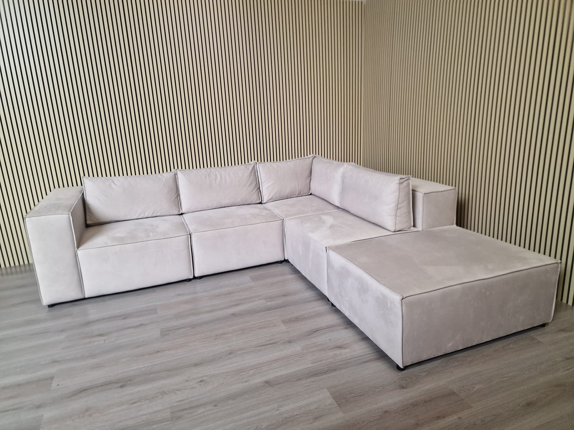 Sofa - Polly