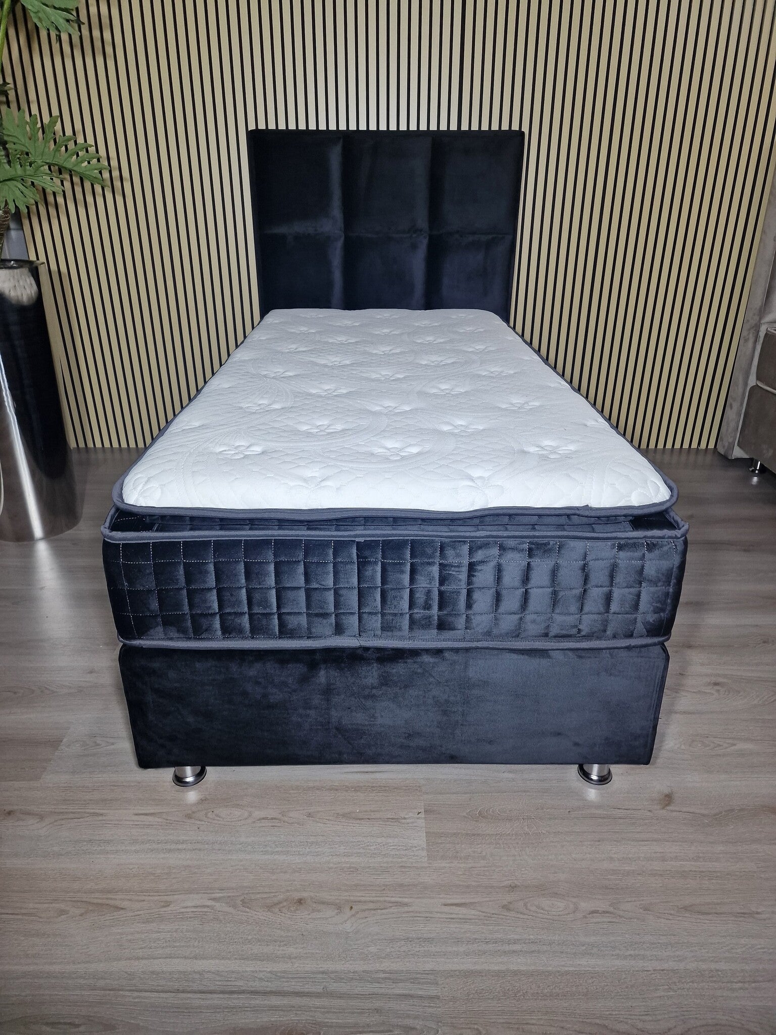 Boxspring Phantom - 2 Colors