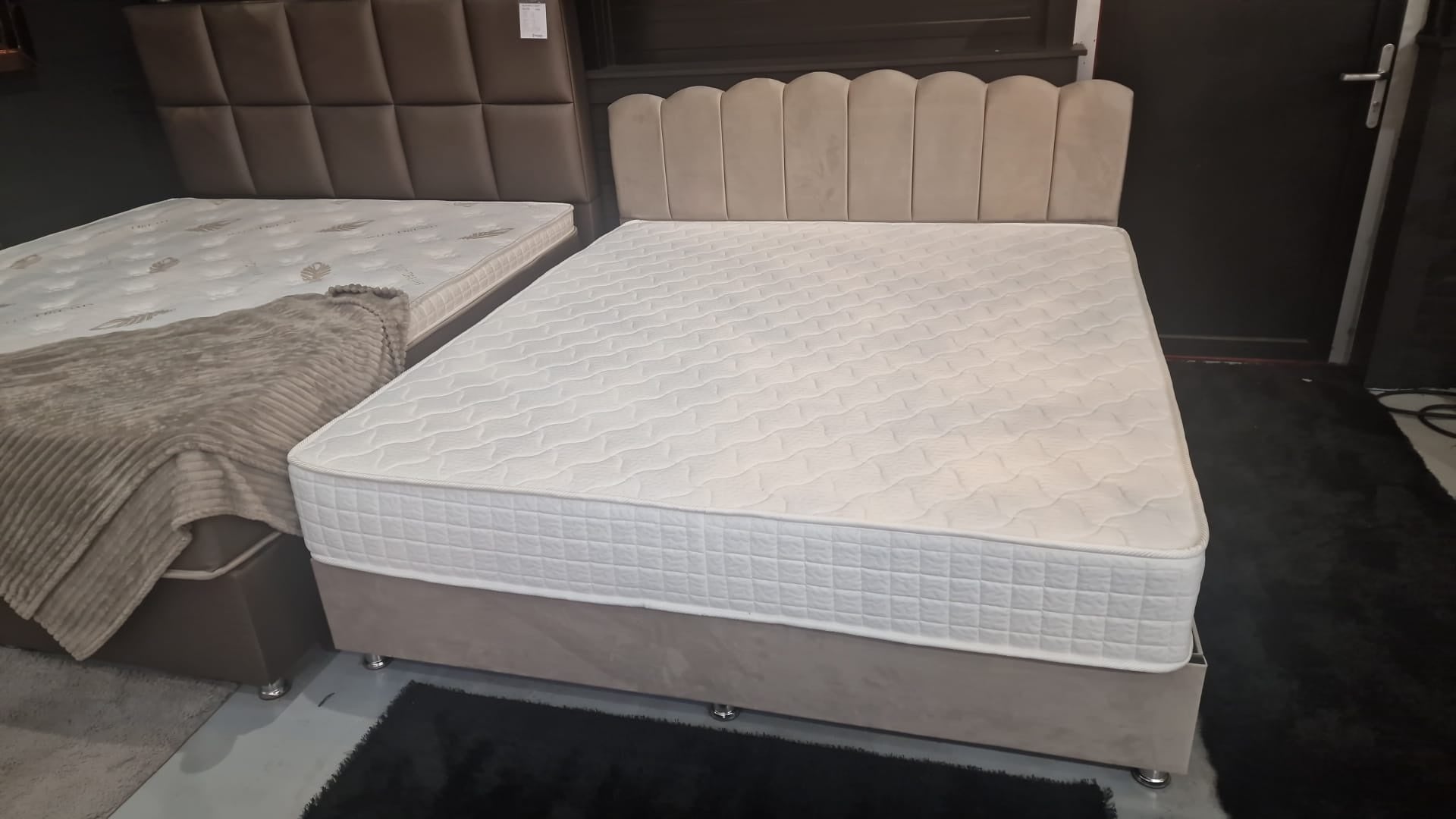 Bed - Elite - 2 Colors